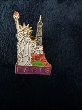 Paris Souvenir Enamel Pin - Statue of Liberty & Eiffel Tower